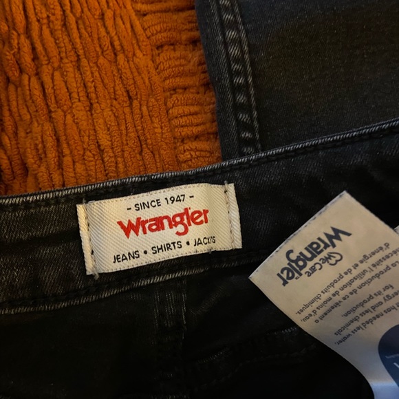 Wranglers high rise bootcut jeans - Picture 6 of 9